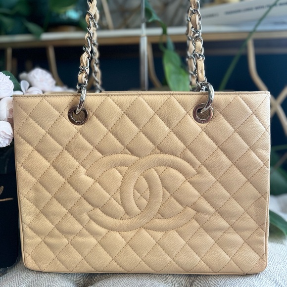 Price is FIRM*Chanel beige caviar GST - Picture 2 of 16